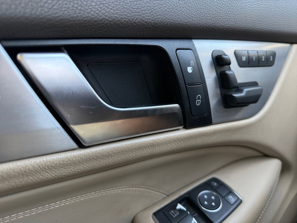 Used 2012 Mercedes-Benz C 250 Coupe image 24