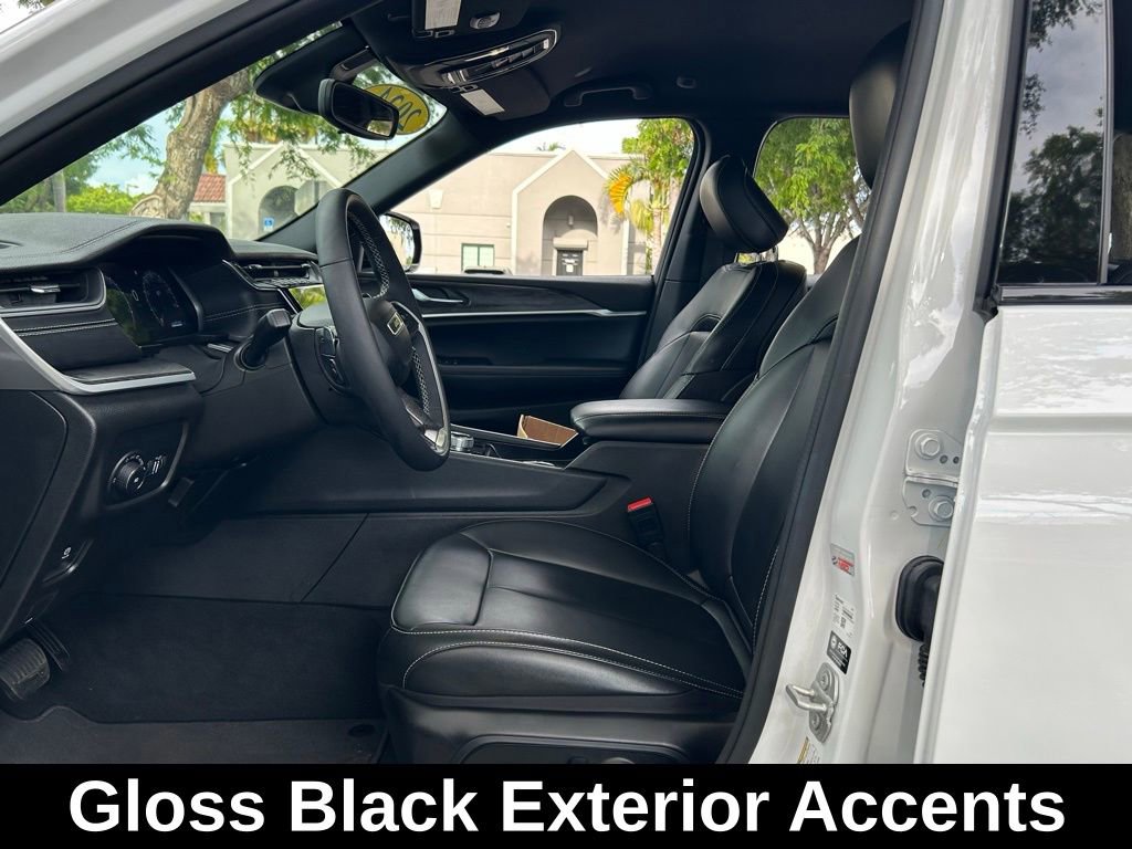 Certified 2024 Jeep Grand Cherokee Limited w/ Black Appearance Package image 18