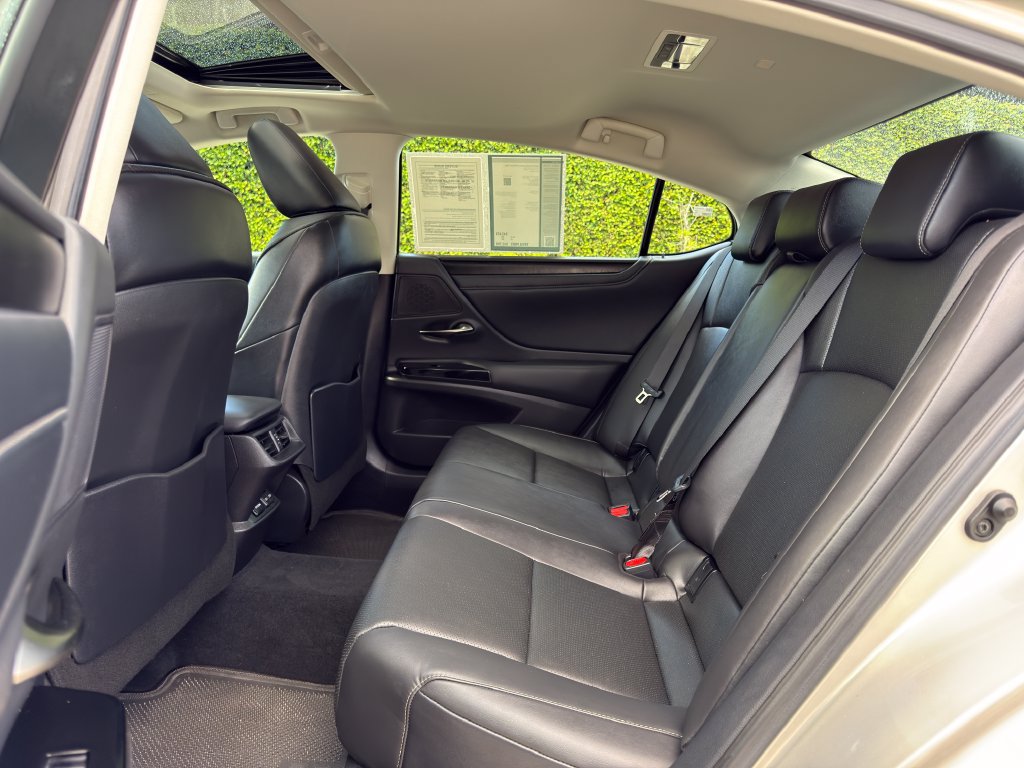 Certified 2025 Lexus ES 350 w/ Premium Package FWD image 18