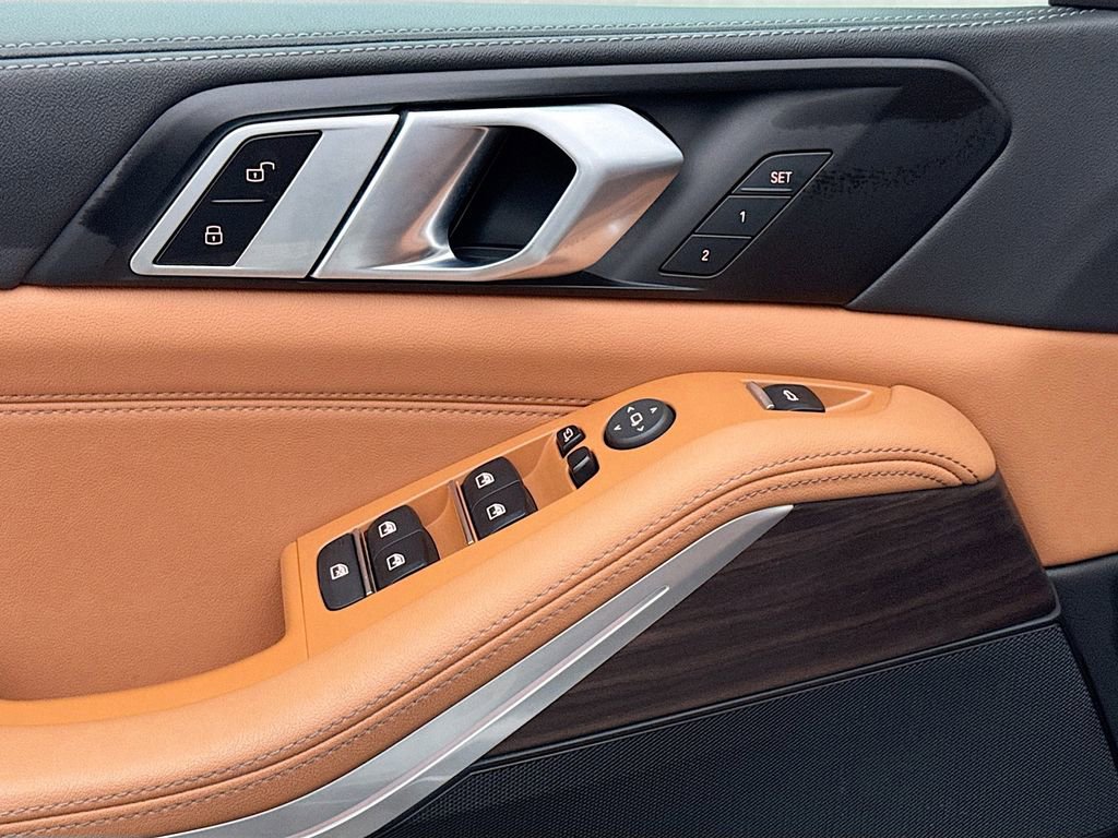 Used 2024 BMW X5 xDrive50e w/ Parking Assistance Package image 18