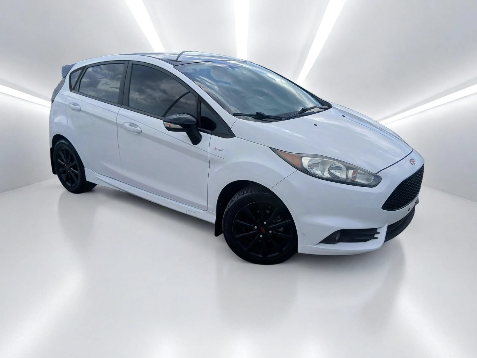 Used 2019 Ford Fiesta ST-Line w/ ST Line Cold Weather Package FWD image 2