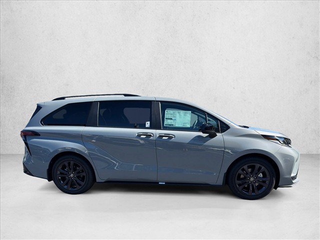 New 2026 Toyota Sienna XSE FWD image 2