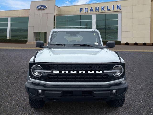 New 2026 Ford Bronco Outer Banks w/ Black Appearance Package image 2