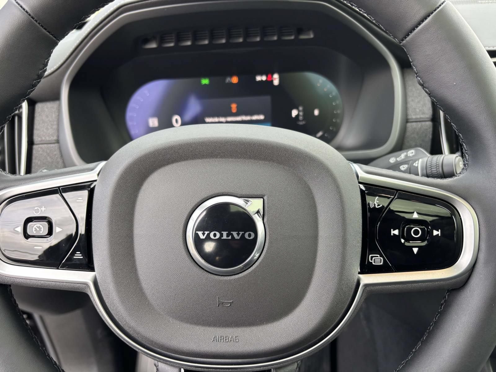 New 2026 Volvo XC90 B6 Plus w/ Protection Package Premier AWD/4WD image 17