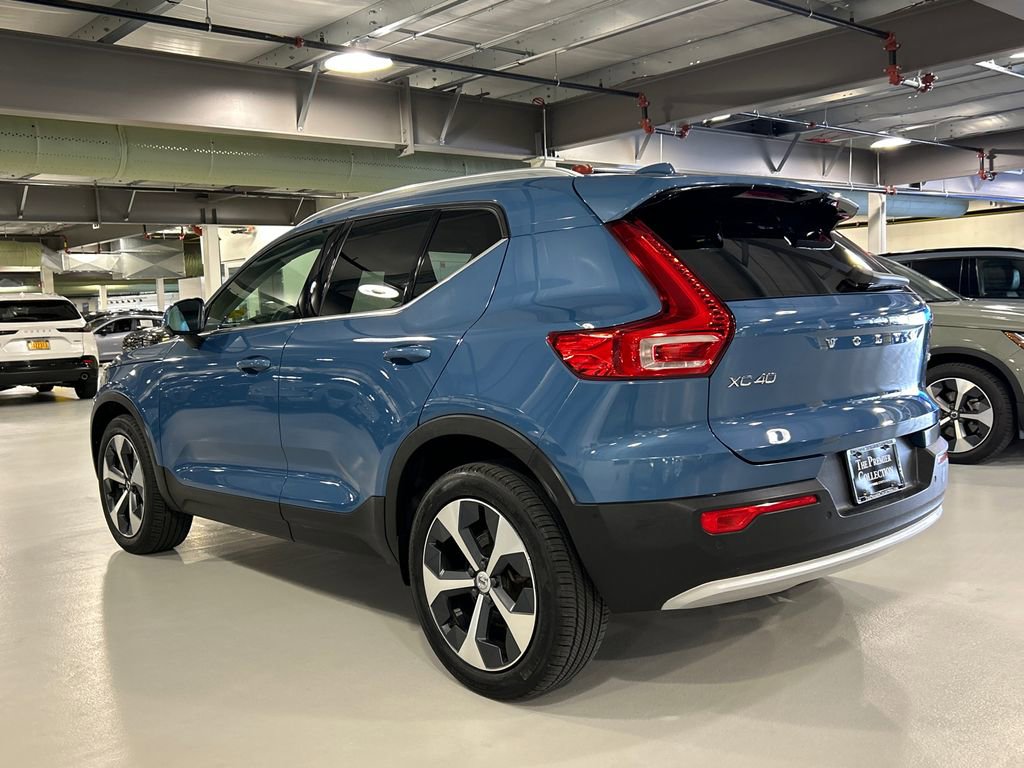 Certified 2023 Volvo XC40 B5 Plus w/ Driver Assist Package image 4