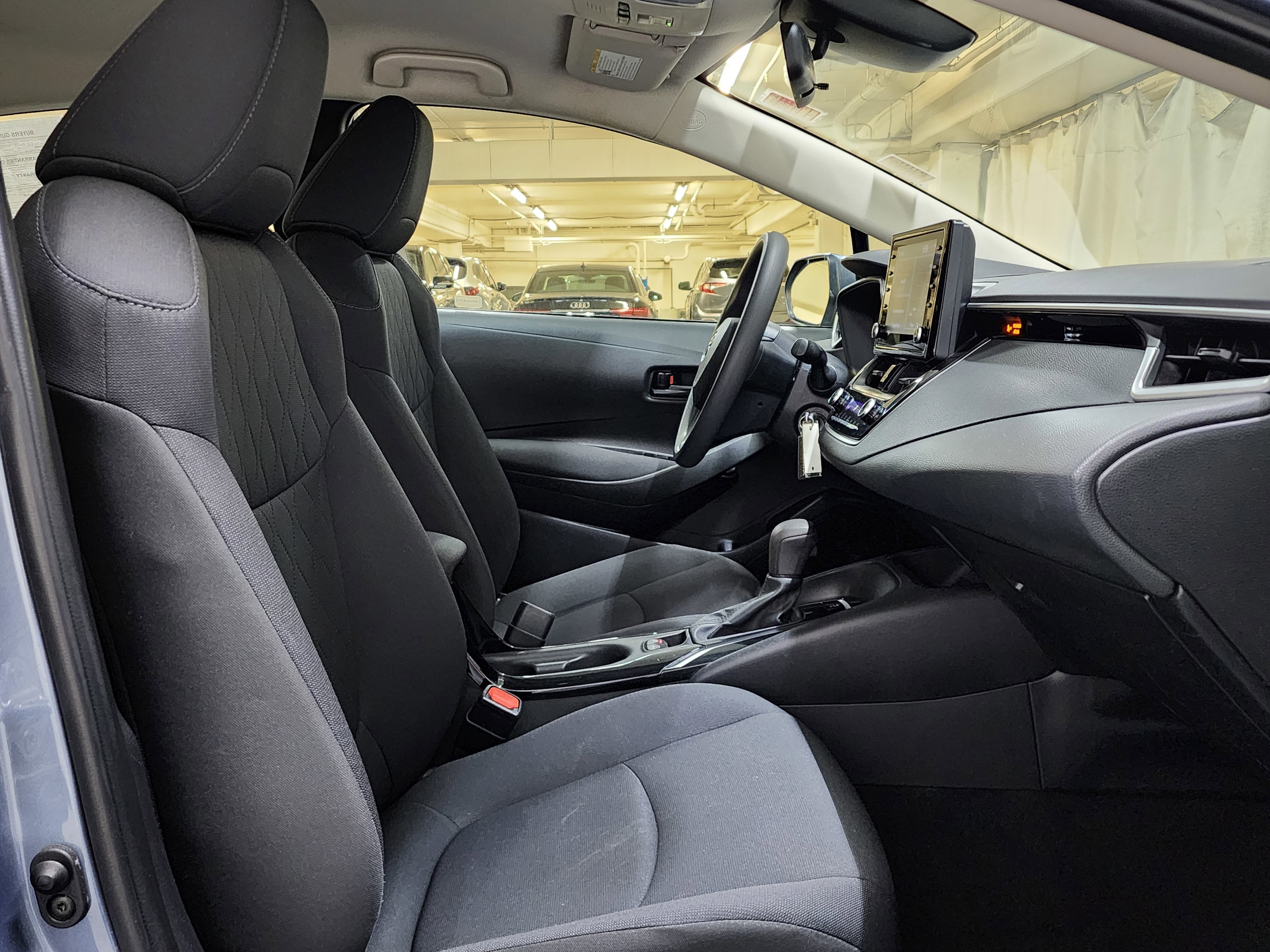 Used 2022 Toyota Corolla LE image 23