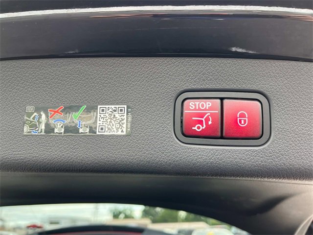 Used 2024 Mercedes-Benz GLC 300 image 21