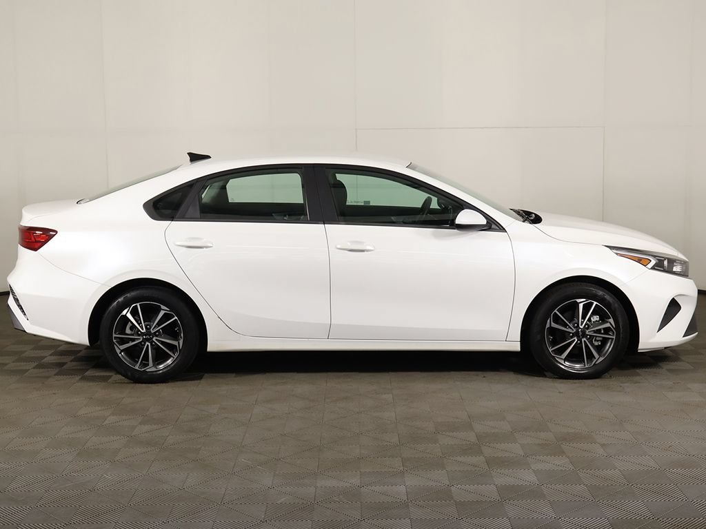 Used 2022 Kia Forte LXS FWD image 16