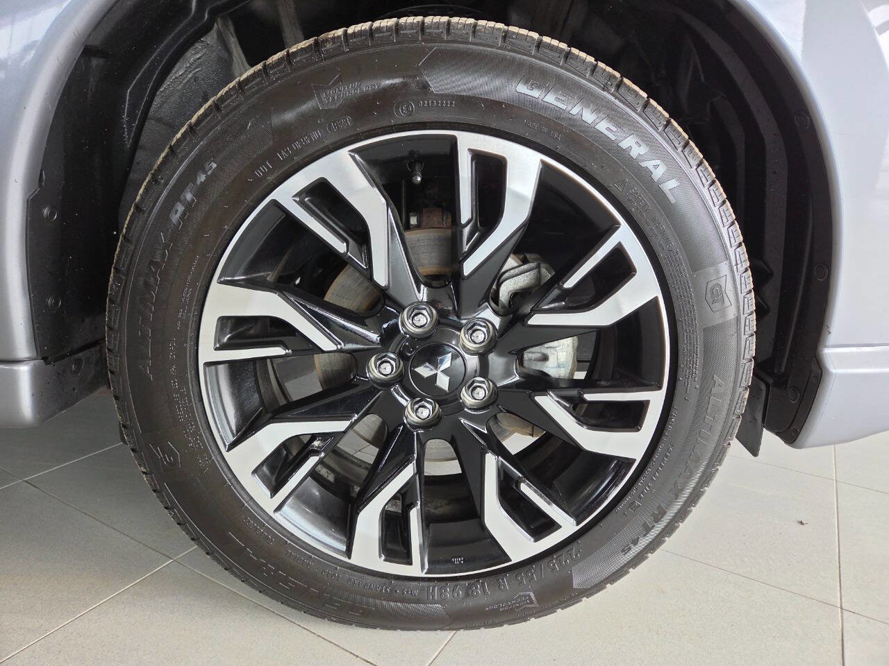 Used 2018 Mitsubishi Outlander SEL image 9