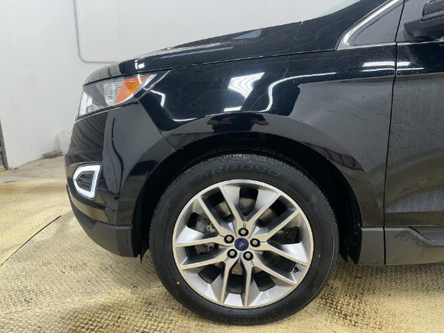 Used 2018 Ford Edge Titanium w/ Equipment Group 301A AWD/4WD image 27