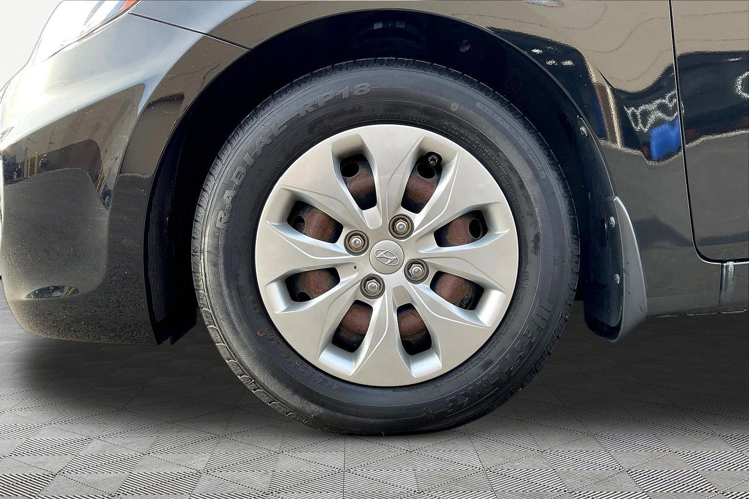 Used 2016 Hyundai Accent SE FWD image 30