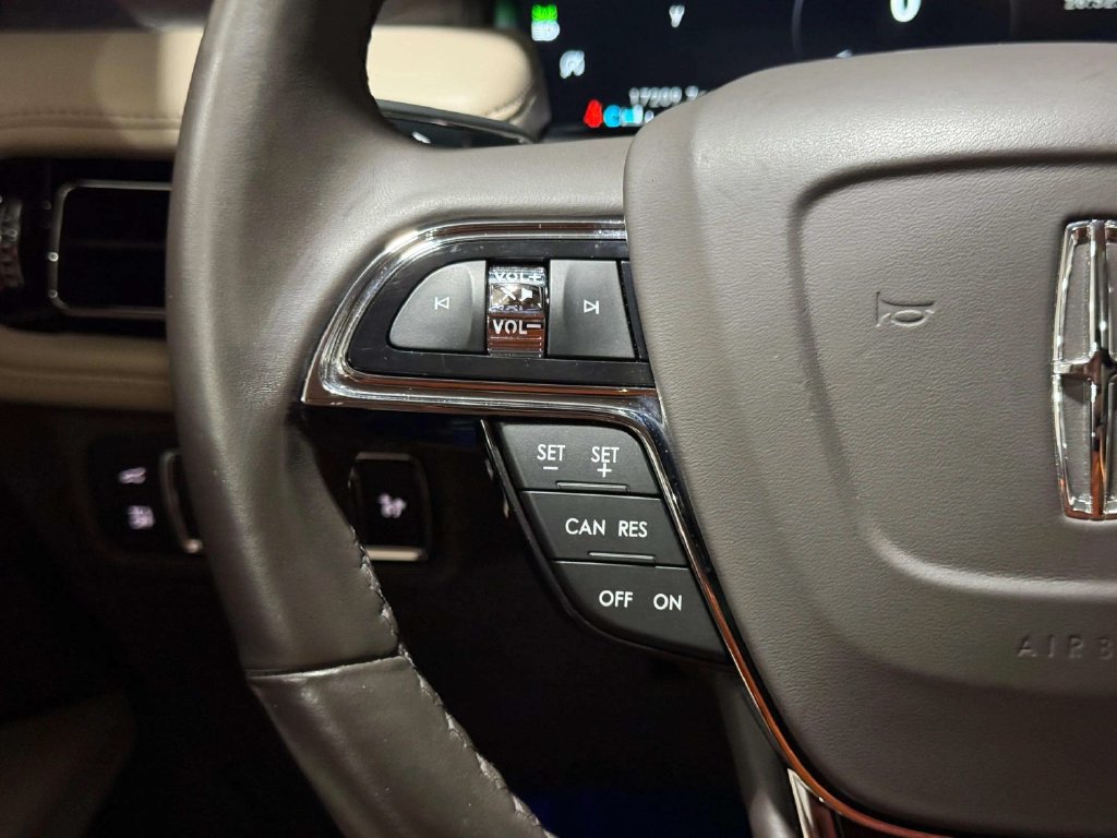 Certified 2023 Lincoln Nautilus Reserve AWD/4WD image 10
