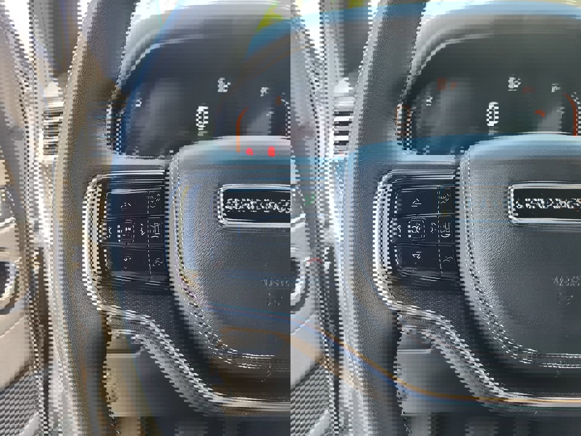 Used 2024 Jeep Grand Wagoneer L Series II w/ Quick Order Packagew 28T AWD/4WD image 28