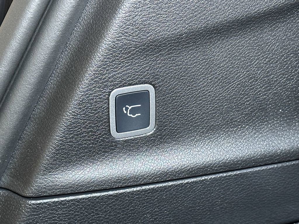 New 2026 Chrysler Pacifica Select AWD/4WD image 15