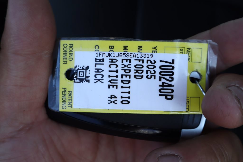 Used 2025 Ford Expedition Max Active AWD/4WD image 37
