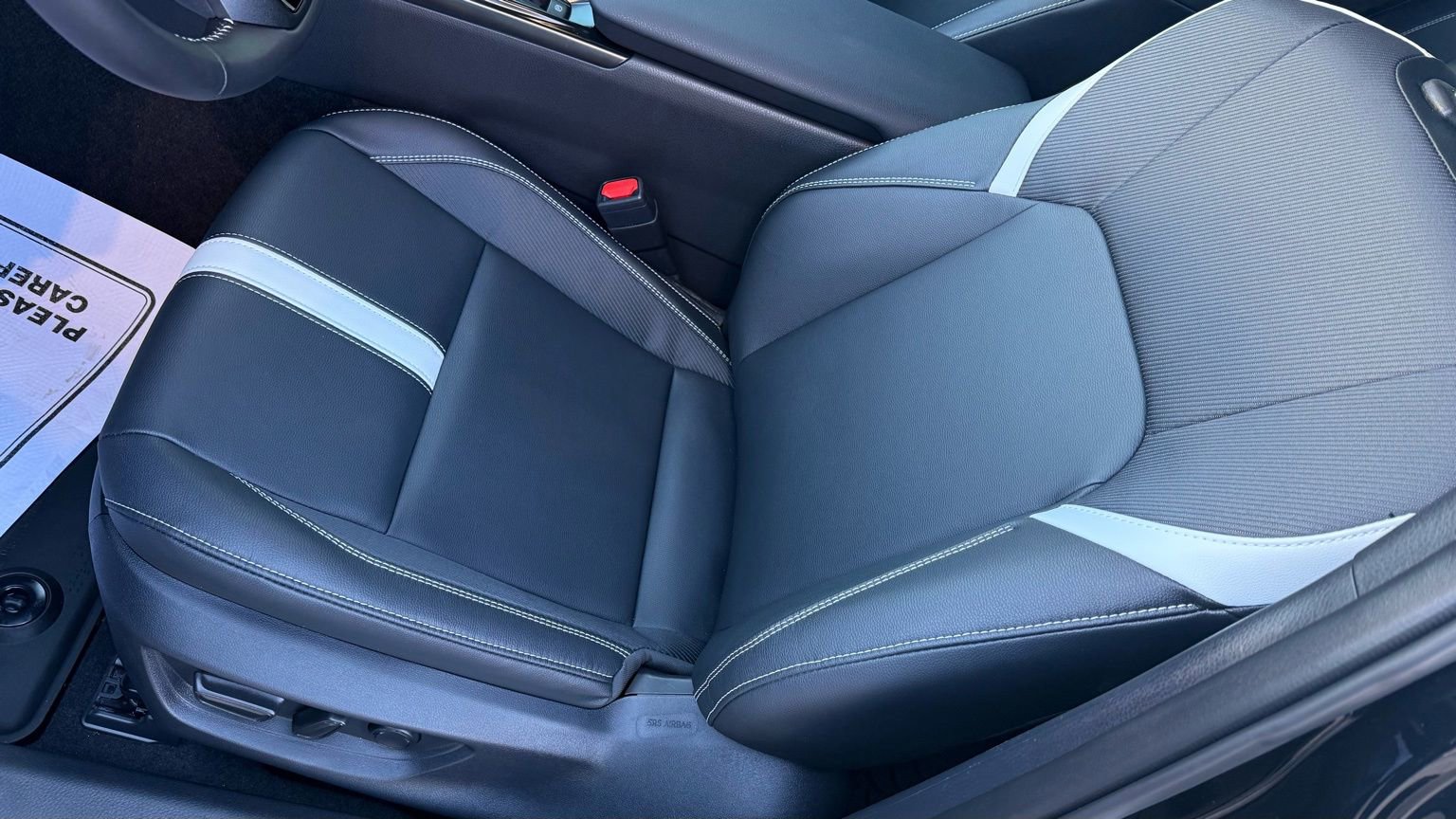 Used 2025 Toyota Camry SE image 34