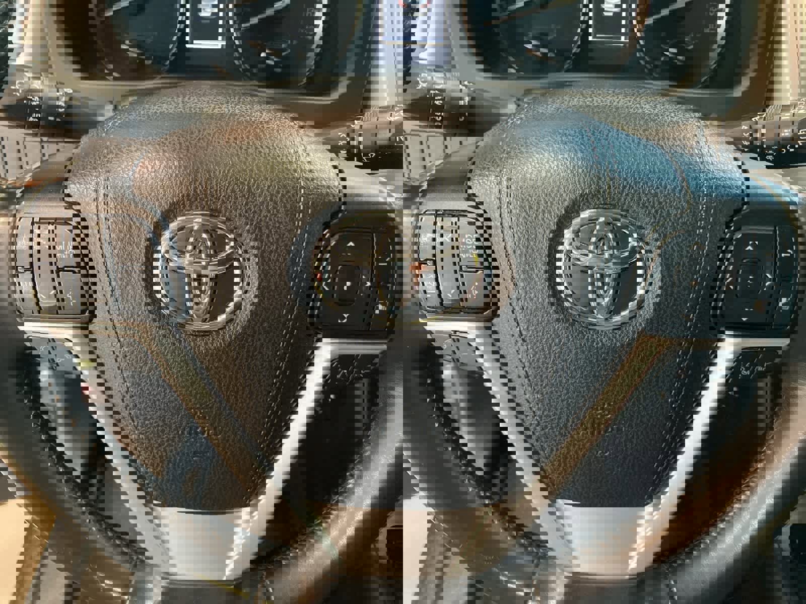 Used 2019 Toyota Highlander XLE image 16