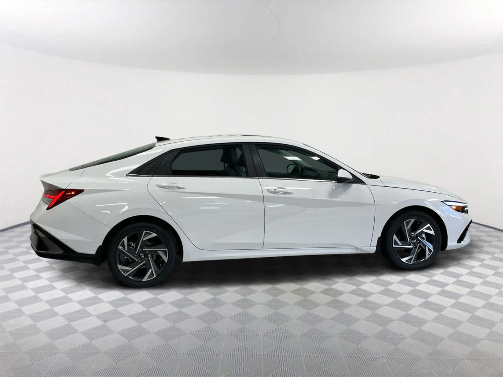 New 2026 Hyundai Elantra Limited FWD image 11