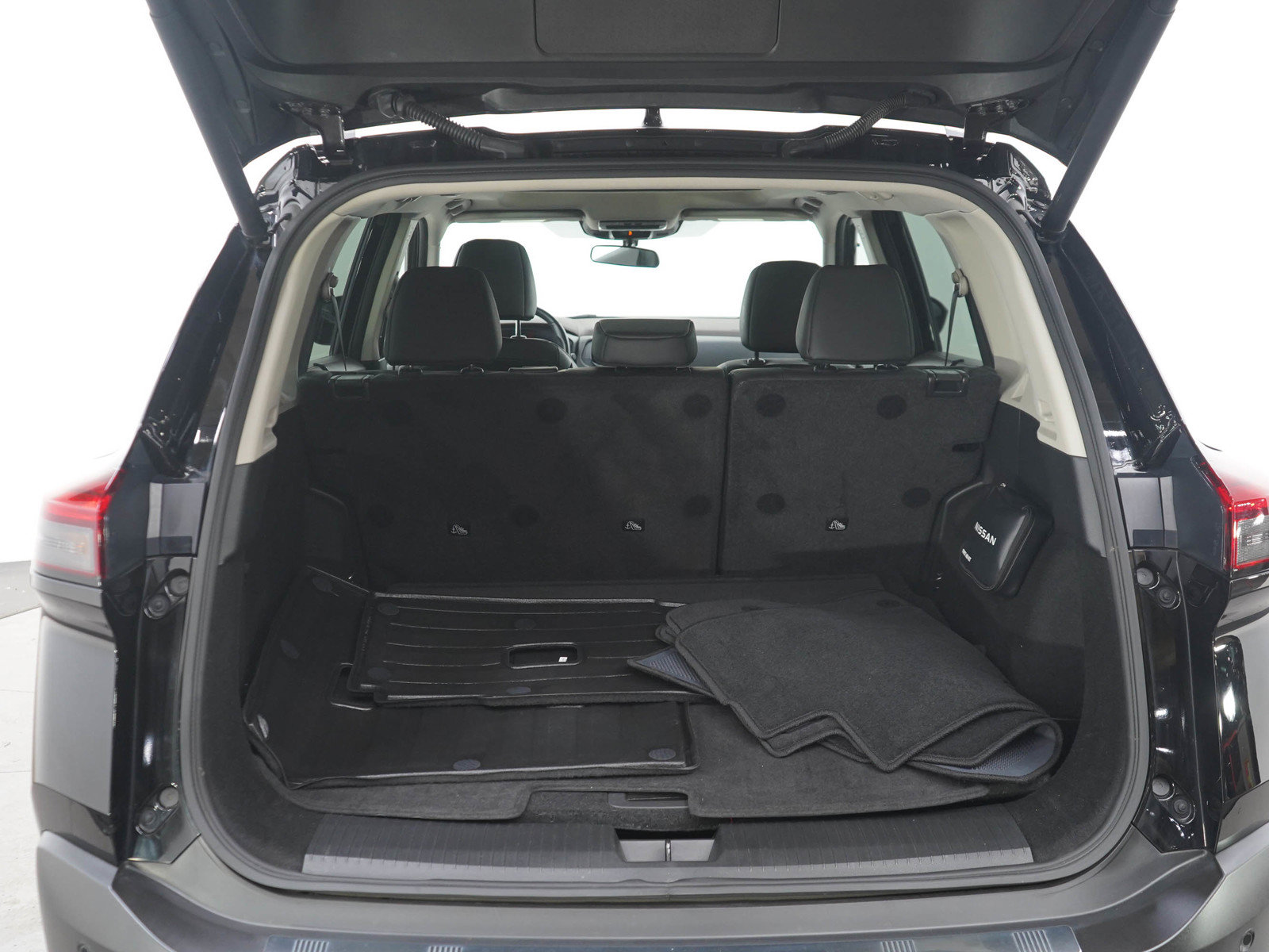 Used 2023 Nissan Rogue SV w/ SV Premium B Package AWD/4WD image 16