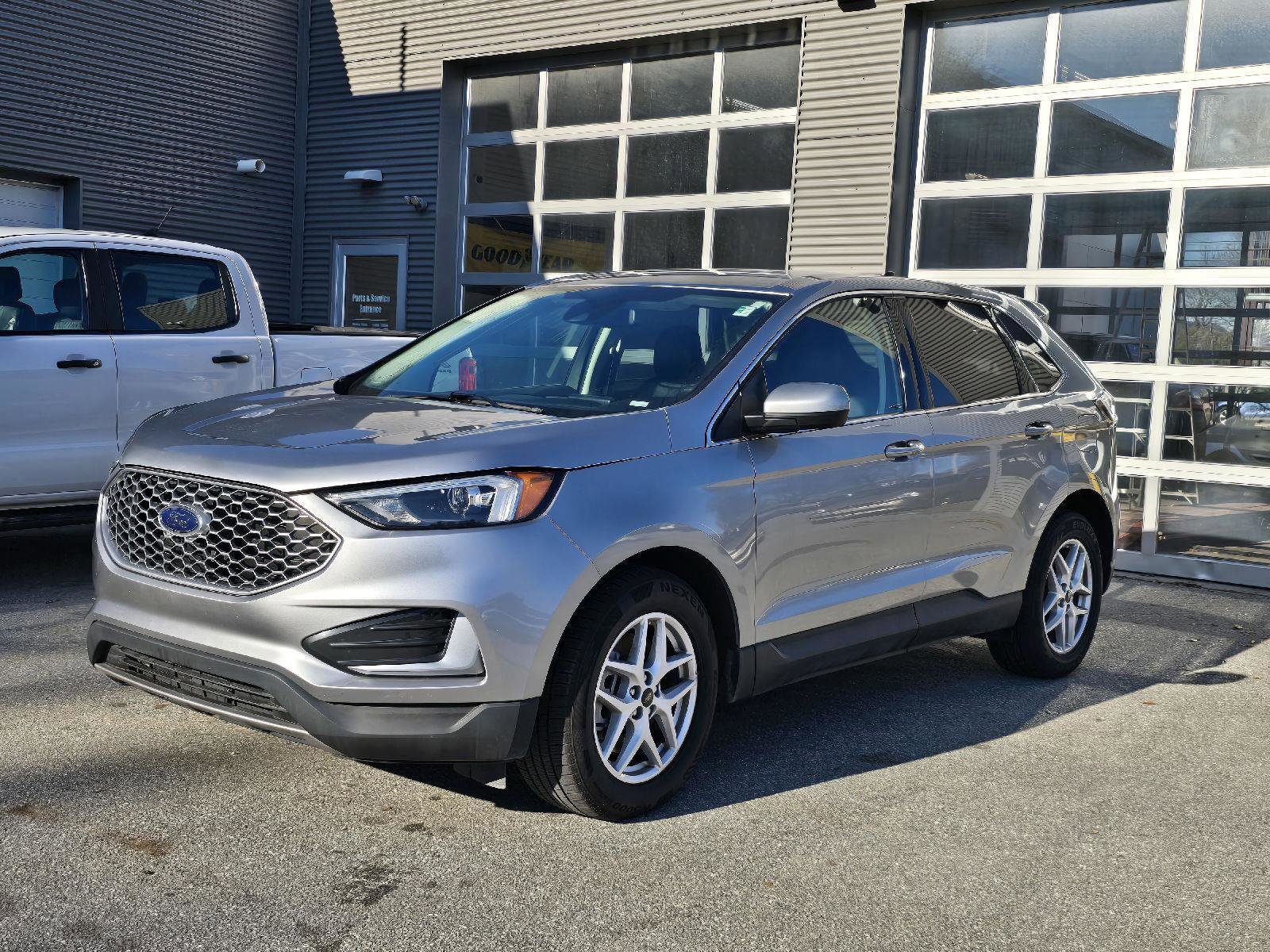 Used 2023 Ford Edge SEL image 7