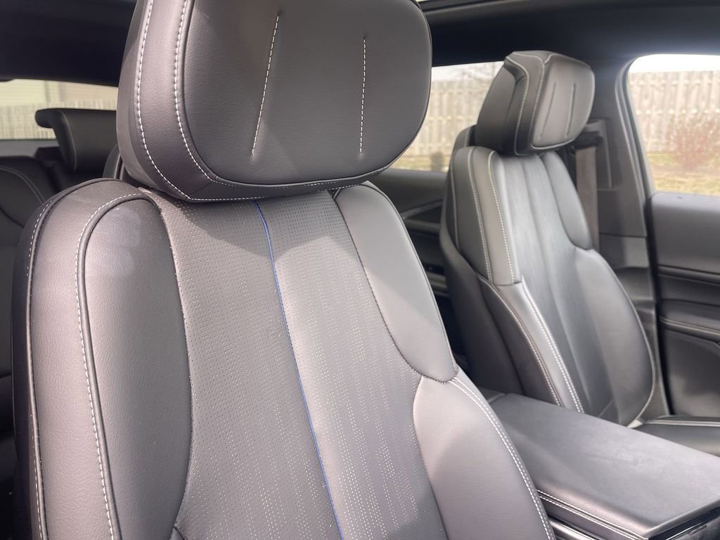 Certified 2024 Cadillac Lyriq Luxury image 40