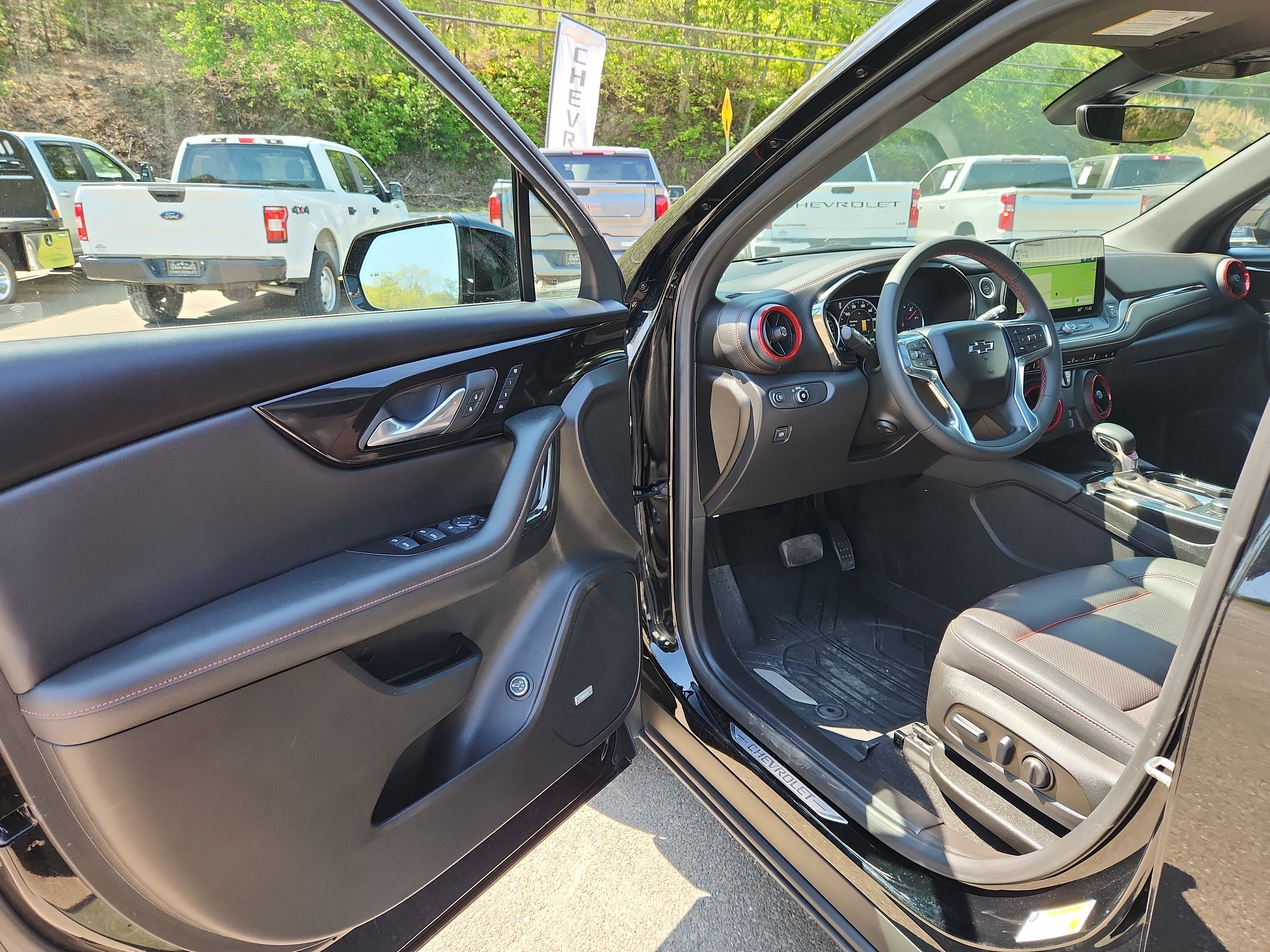 Used 2025 Chevrolet Blazer RS w/ Driver Confidence II Package image 20