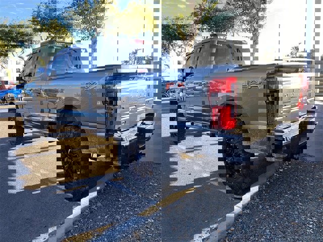 Used 2023 Ford F350 Platinum w/ FX4 Off-Road Package image 2