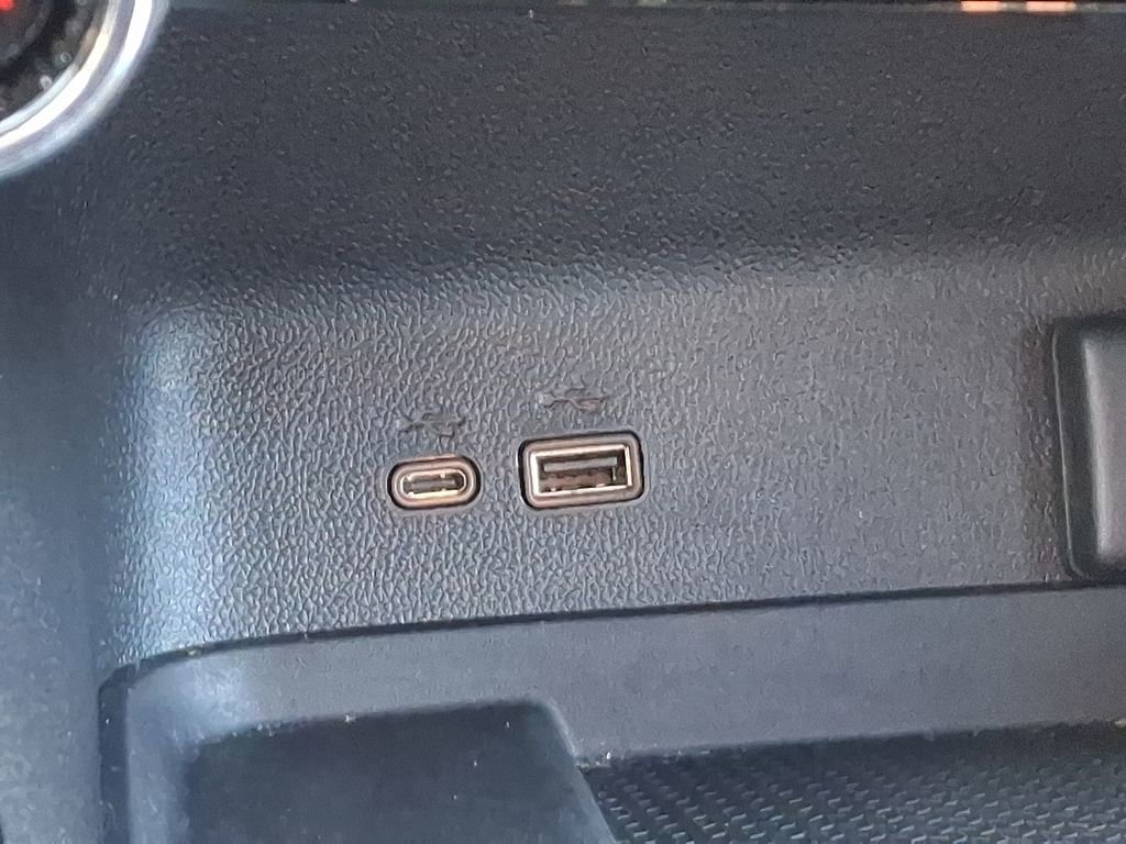 Certified 2025 Chevrolet Traverse LT image 26