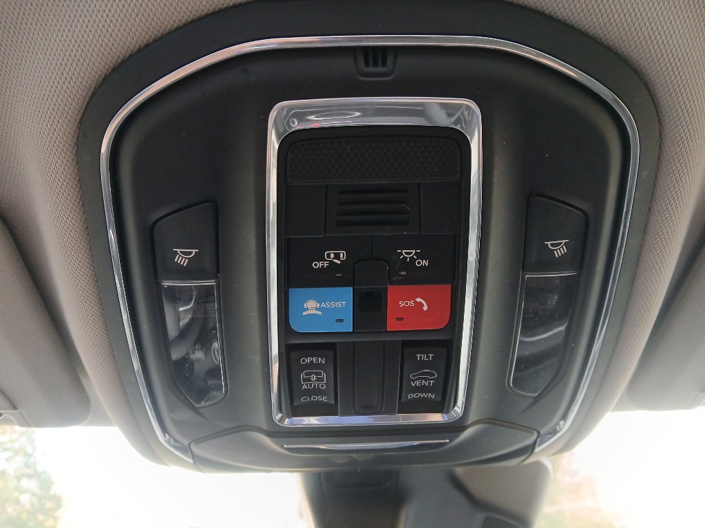 Certified 2023 Jeep Grand Cherokee Laredo X image 43