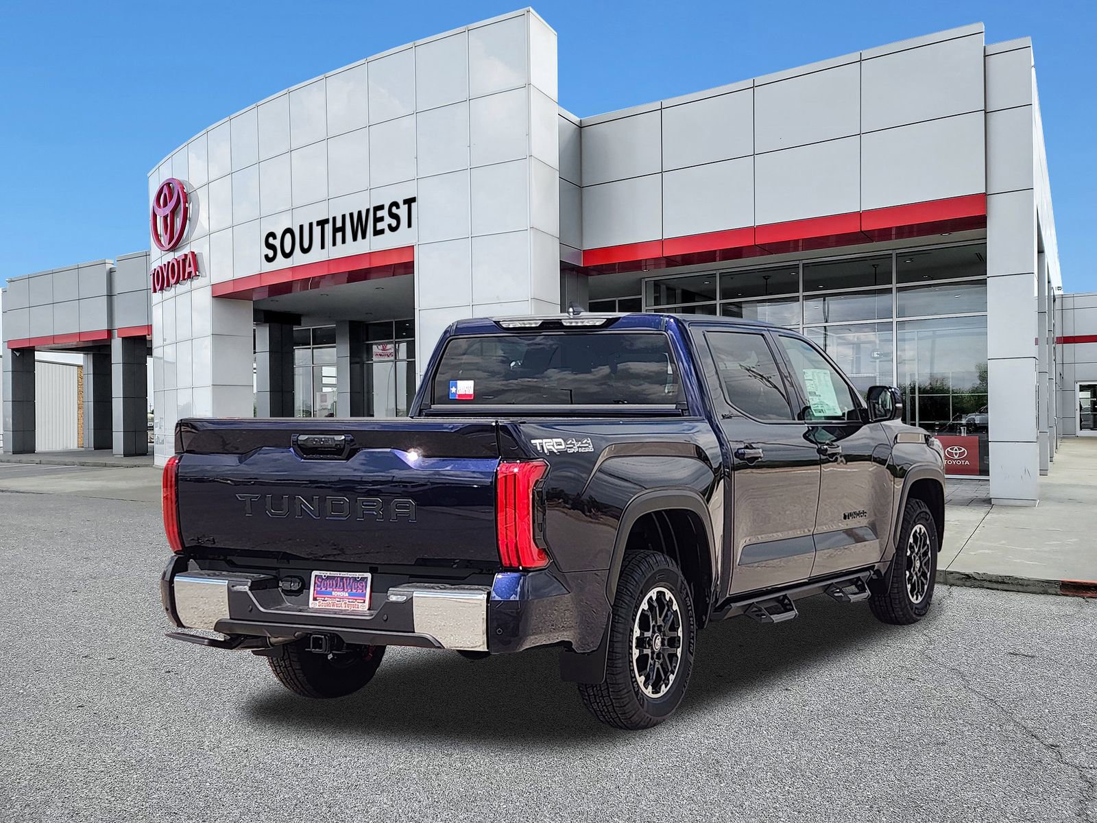 New 2026 Toyota Tundra SR5 w/ TRD Off-Road Premium Package AWD/4WD image 5