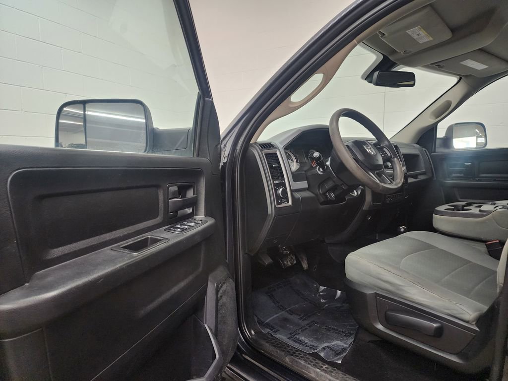 Used 2018 RAM 2500 Tradesman w/ Chrome Appearance Group image 11