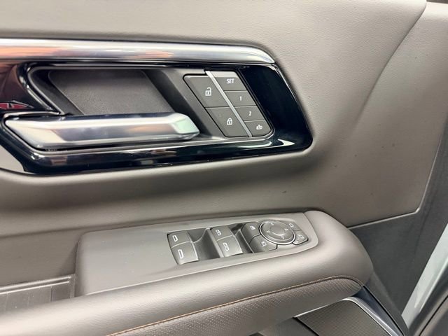 Certified 2025 Chevrolet Suburban High Country w/ Sun And Tow Package AWD/4WD image 24