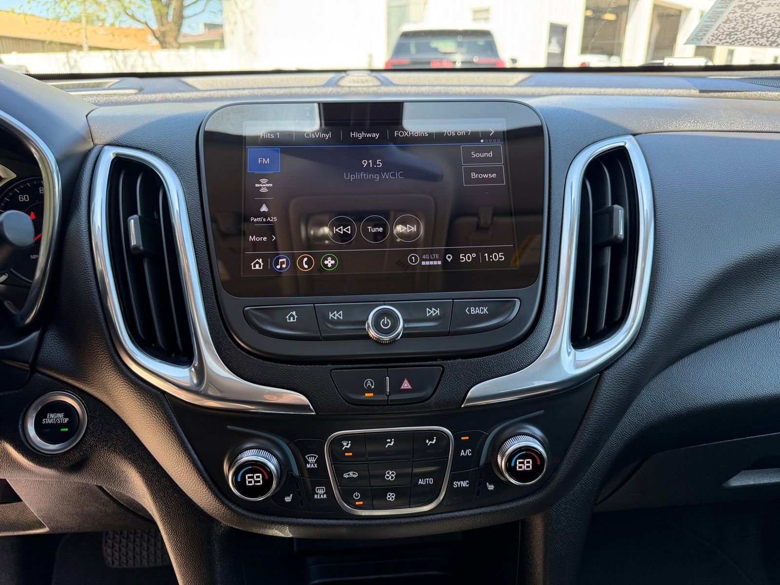 Used 2024 Chevrolet Equinox LT FWD image 20
