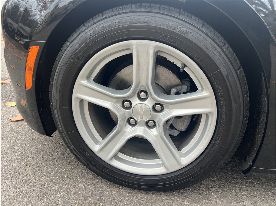 Used 2023 Chevrolet Camaro LT image 9