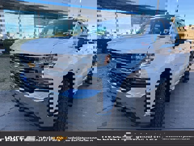 Used 2022 Chevrolet Silverado 1500 LT w/ Z71 Off-Road Package image 3