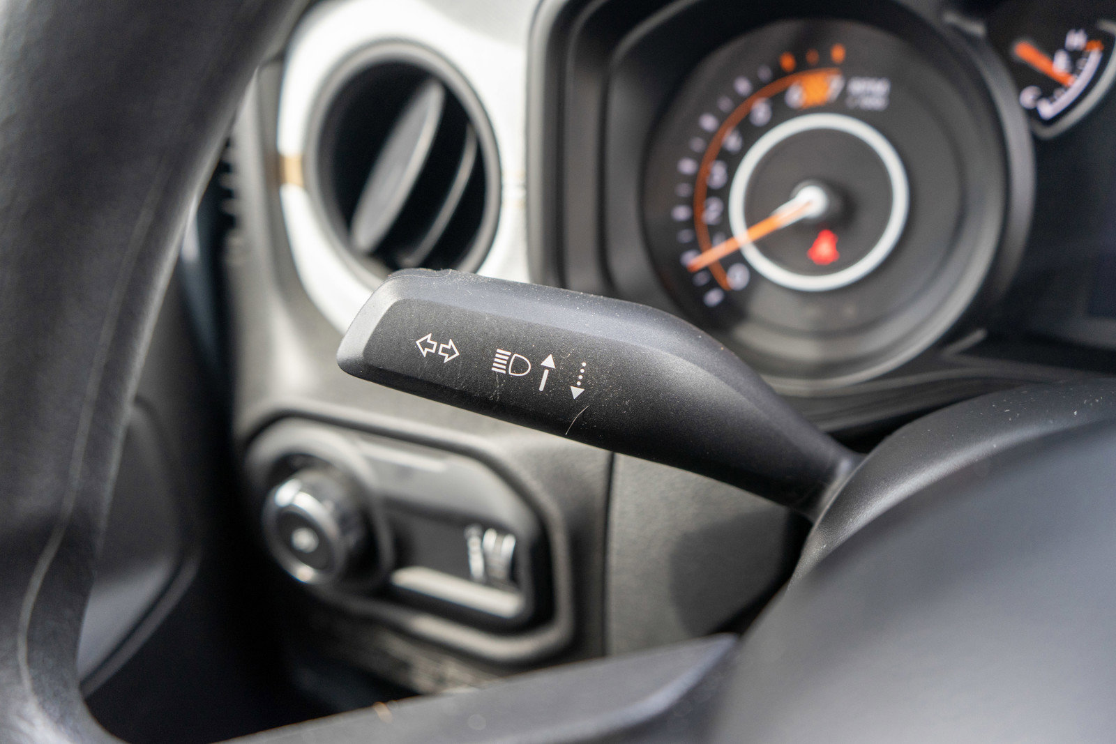 Used 2025 Jeep Wrangler Sport AWD/4WD image 23