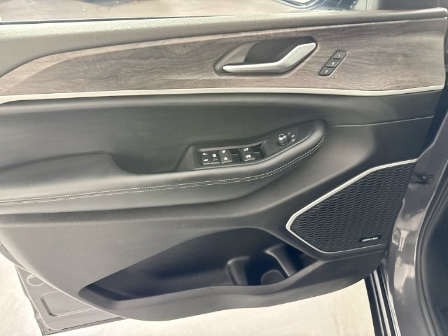 Used 2024 Jeep Grand Cherokee Limited 4xe AWD/4WD image 20