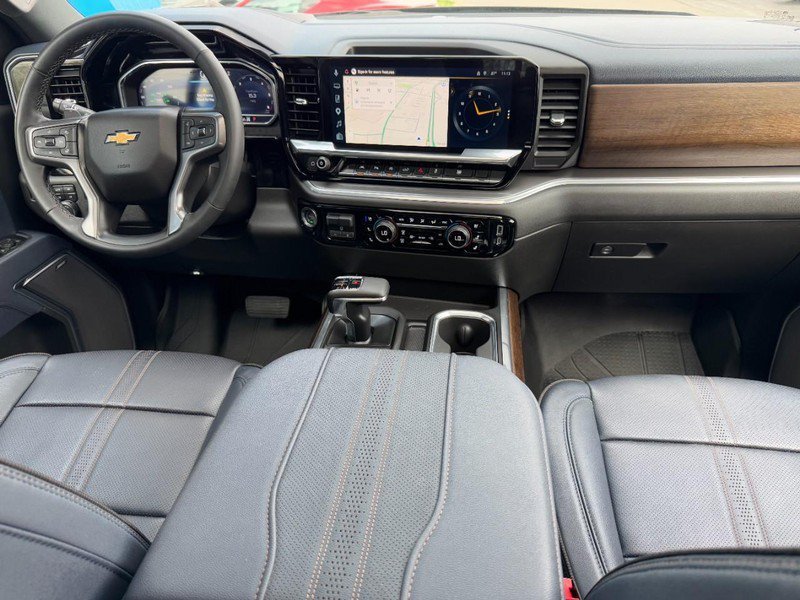 Used 2025 Chevrolet Silverado 1500 High Country w/ High Country Premium Package AWD/4WD image 11
