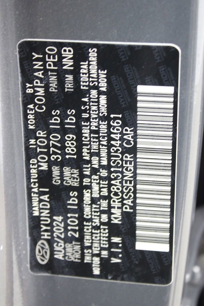 Used 2025 Hyundai Venue Limited FWD image 29