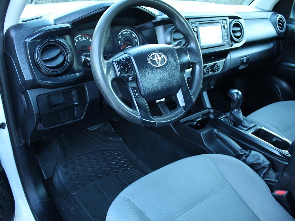 Used 2016 Toyota Tacoma SR image 11
