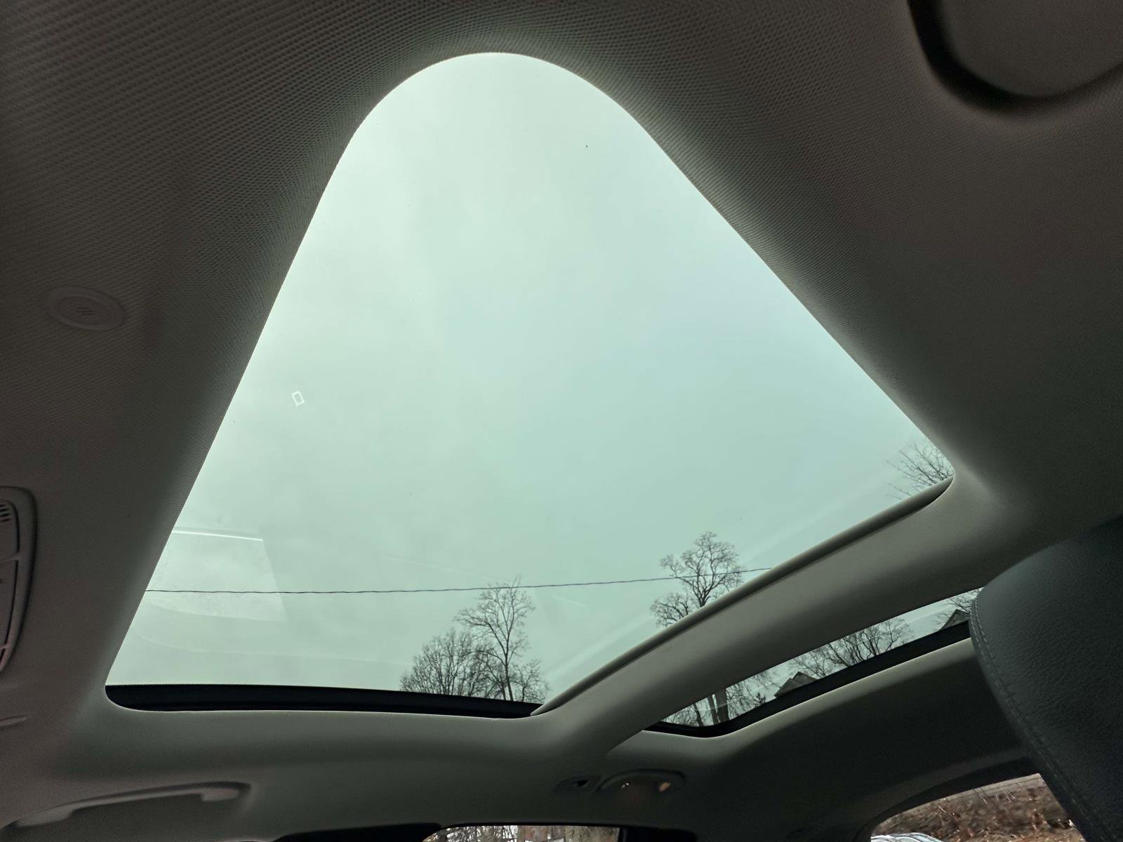 Used 2021 Mercedes-Benz GLC 300 4MATIC image 33