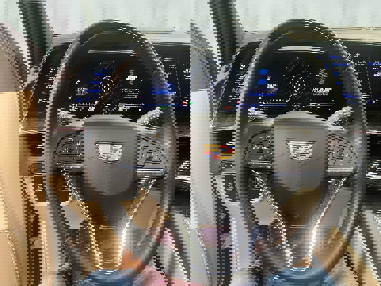 Used 2024 Cadillac Escalade ESV Premium Luxury image 17