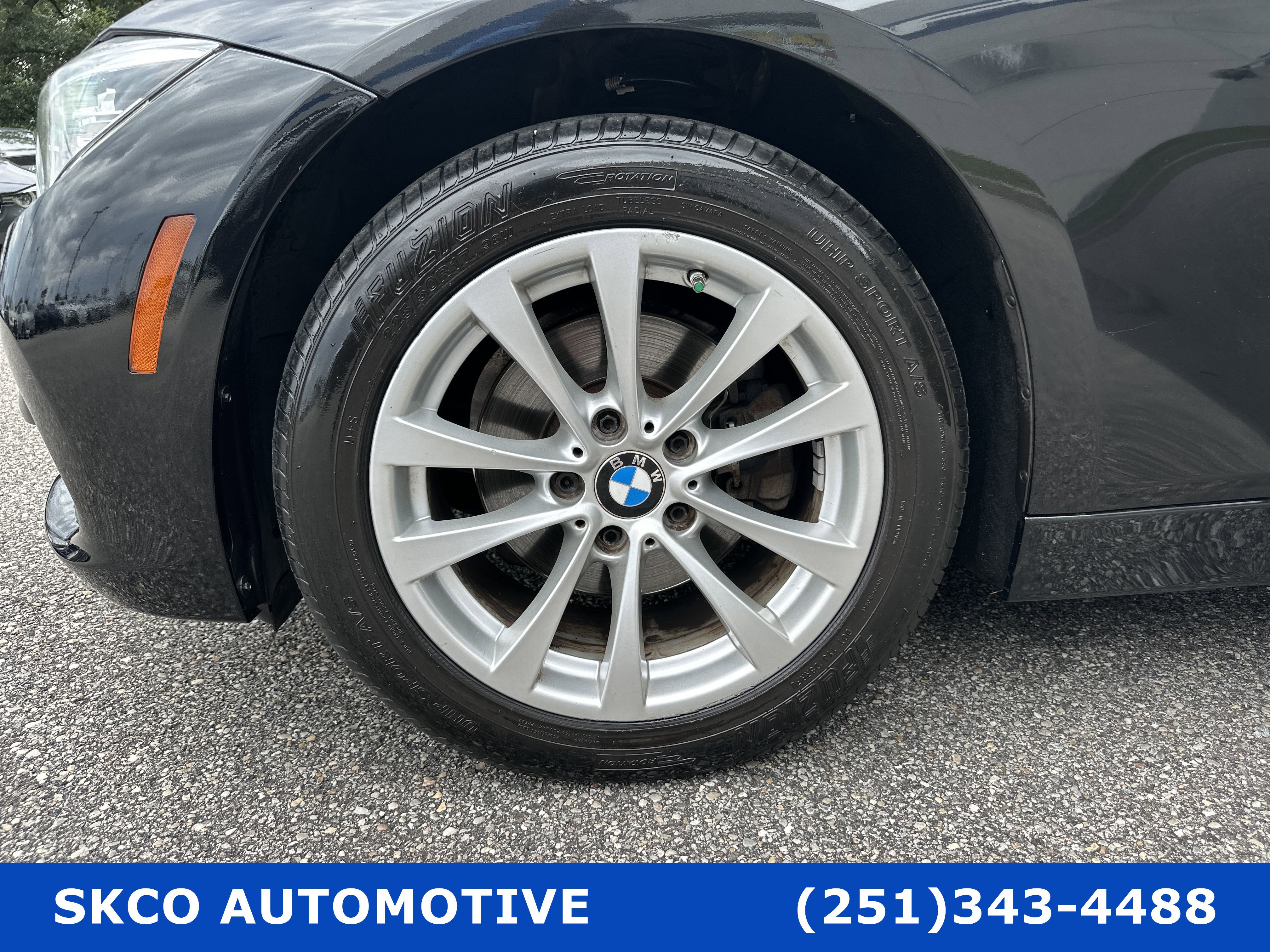 Used 2018 BMW 320i Sedan w/ Premium Package RWD image 9