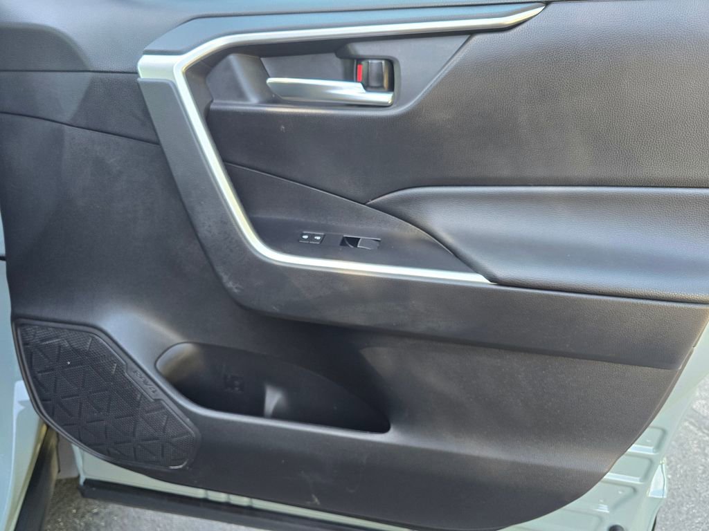 Used 2021 Toyota RAV4 XLE Premium AWD/4WD image 21
