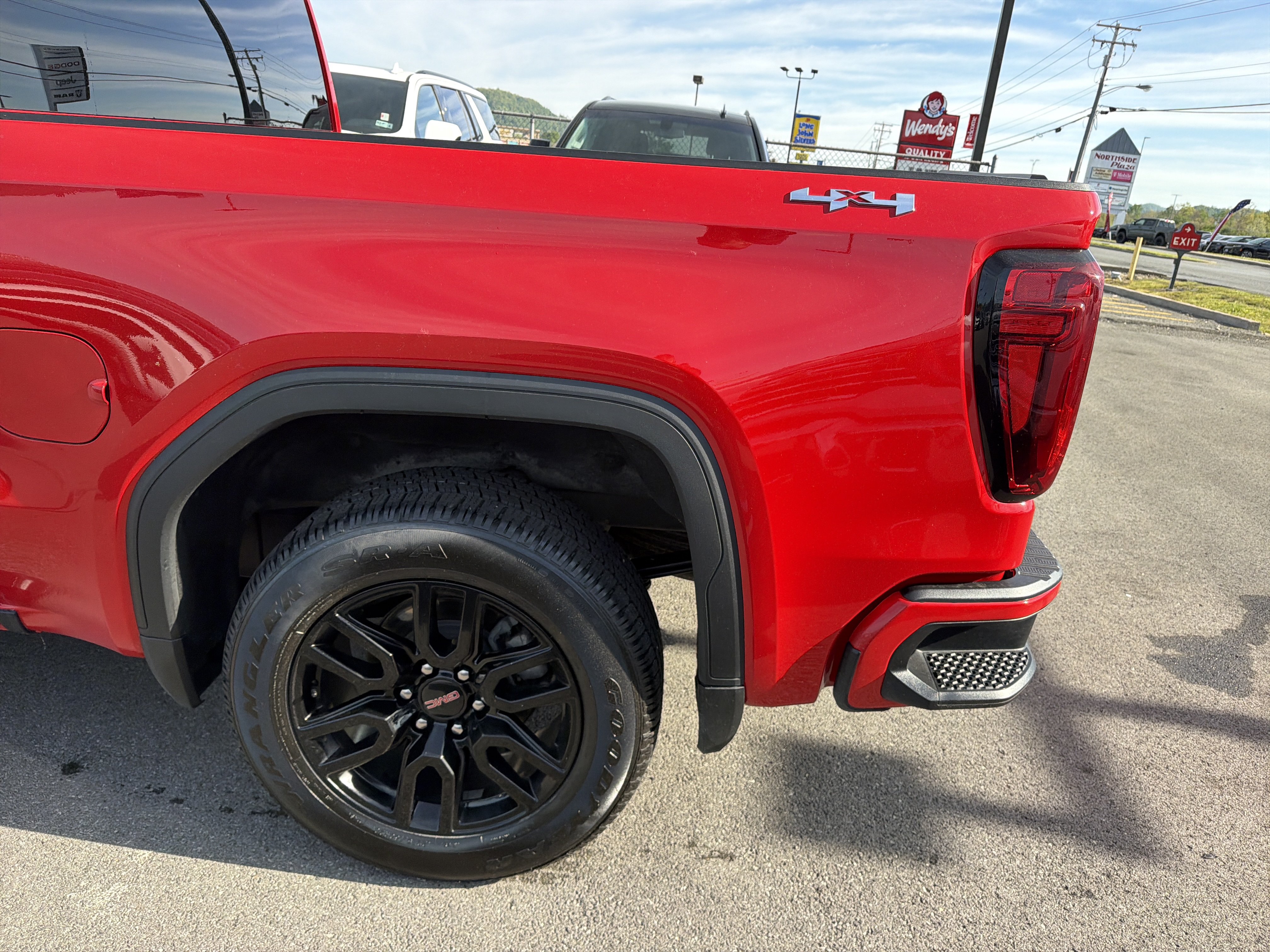 Used 2024 GMC Sierra 1500 Elevation AWD/4WD image 9