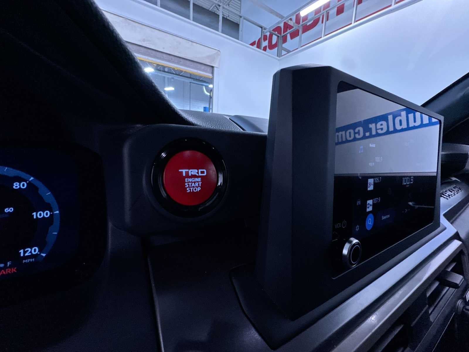 Used 2025 Toyota Tacoma TRD Off-Road AWD/4WD image 17