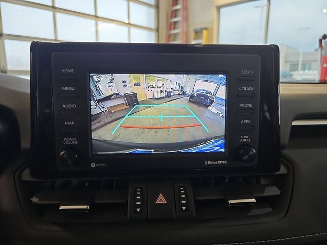 Used 2021 Toyota RAV4 XLE Premium image 22