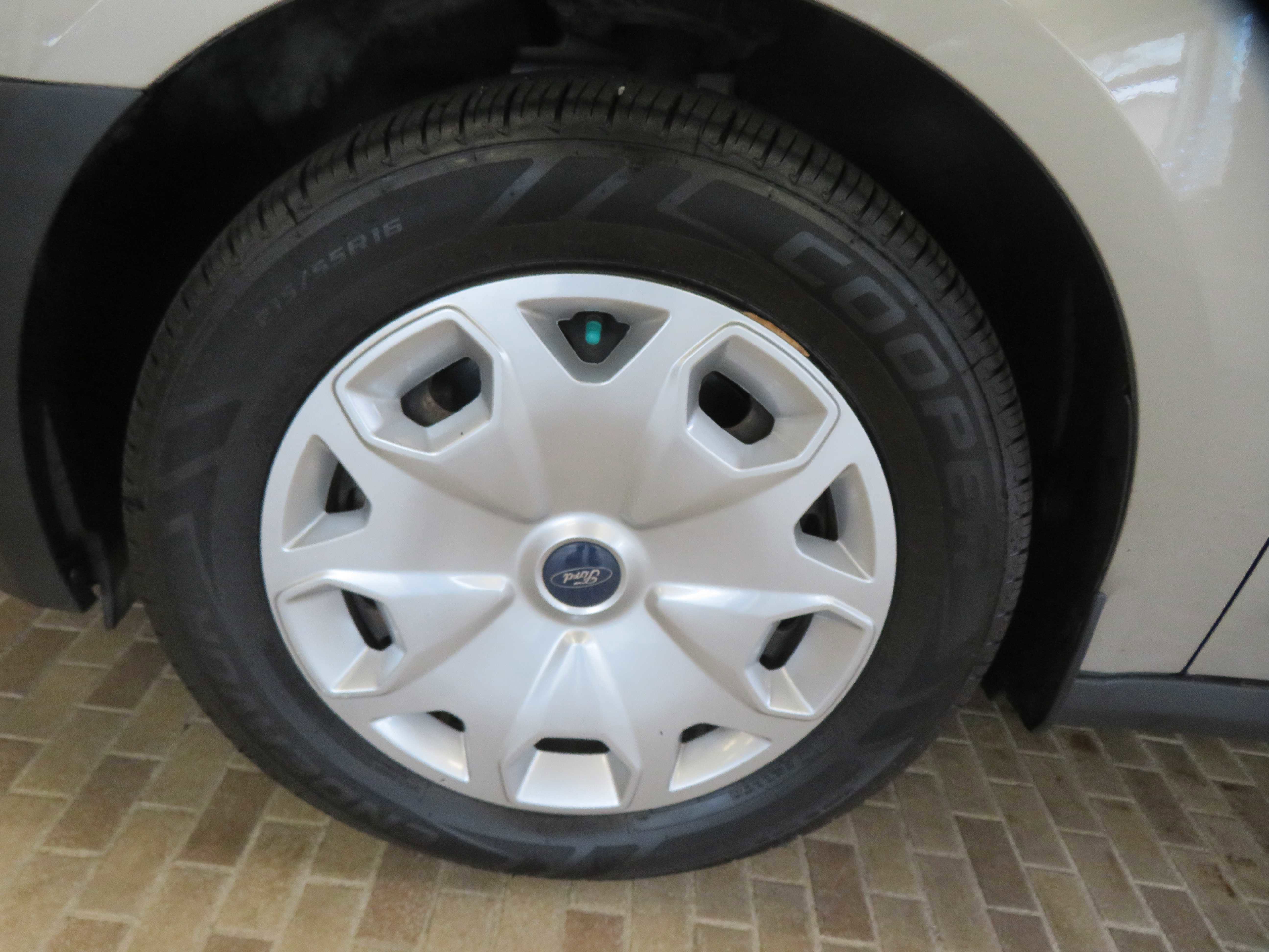 Used 2016 Ford Transit Connect XL image 7