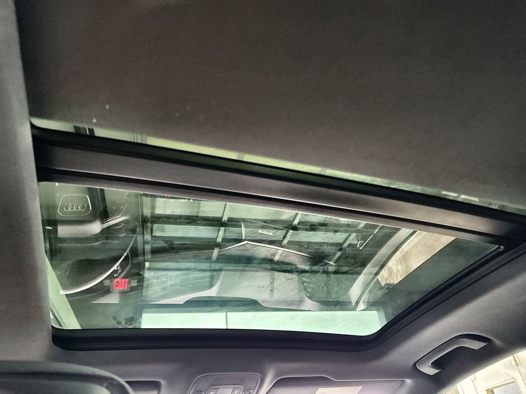 Used 2025 Audi Q3 2.0T Premium image 25