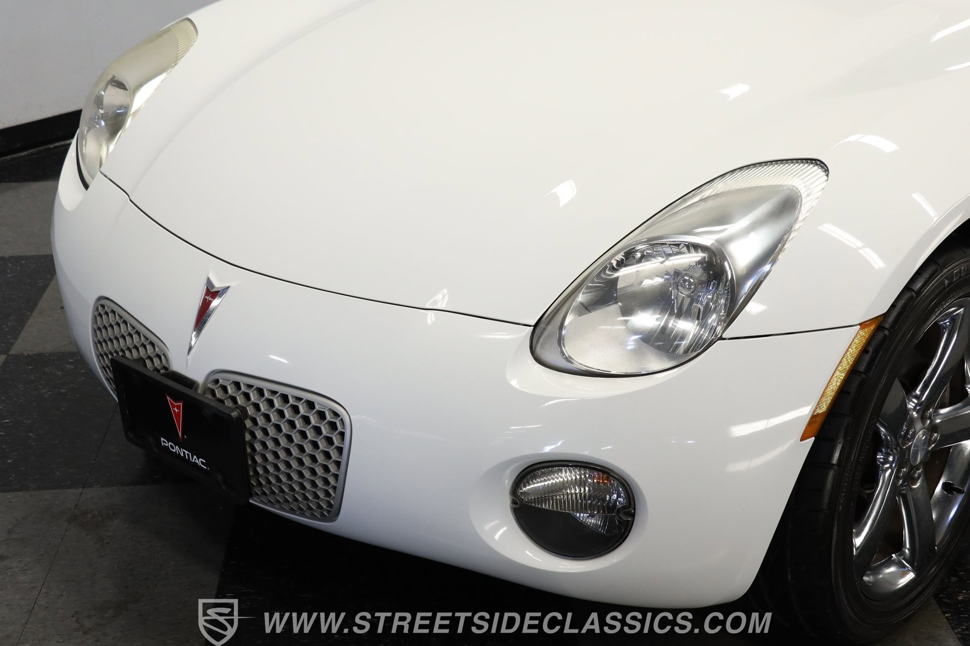 Used 2007 Pontiac Solstice Convertible w/ Premium Package image 18